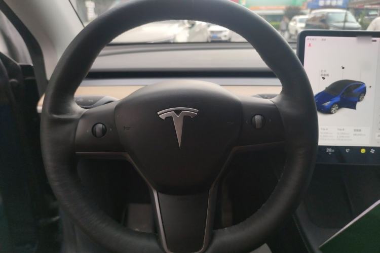 Used Tesla Model Y 2021 Long-Range All-Wheel-Drive Version 3D7 Steering Wheel