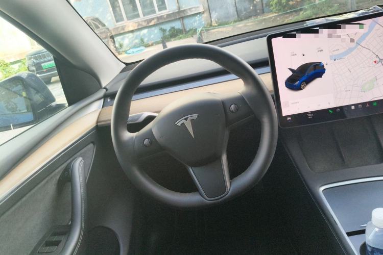 Used Tesla Model Y 2021 Standard Range Rear-Wheel Drive Version Steering Wheel