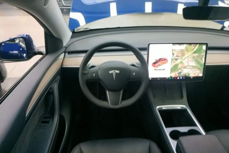 Used Tesla Model Y 2021 Long-Range All-Wheel-Drive Version 3D7 Steering Wheel