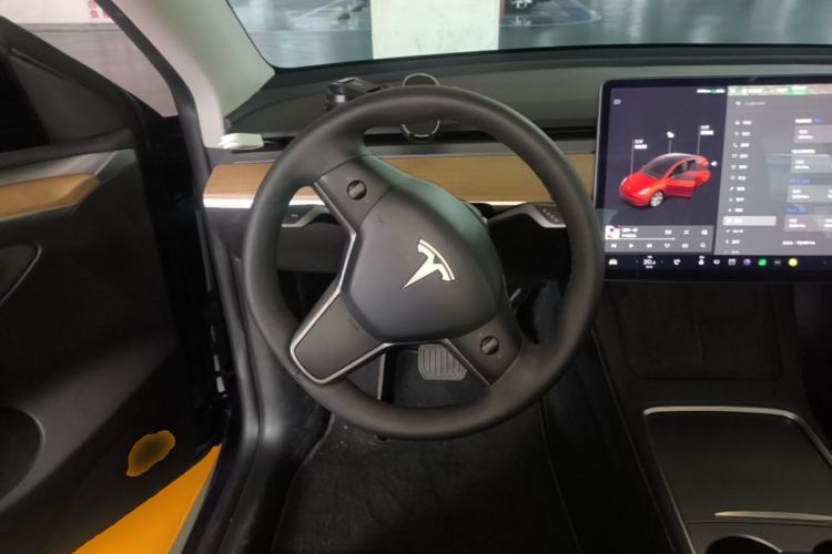 Used Tesla Model Y 2021 Long-Range All-Wheel-Drive Version Steering Wheel