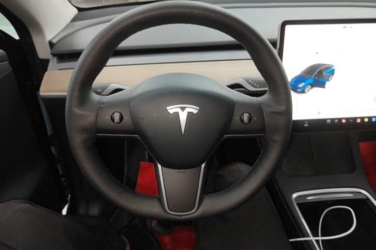 Used Tesla Model Y 2021 Long-Range All-Wheel-Drive Version 3D7 Steering Wheel