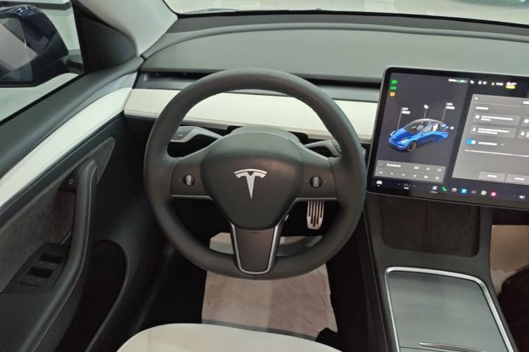 Used Tesla Model Y 2021 Long-Range All-Wheel-Drive Version 3D7 Steering Wheel