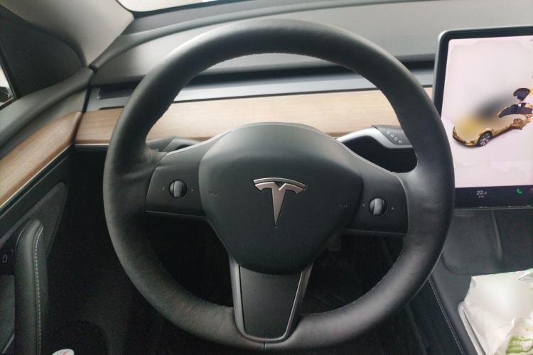 Used Tesla Model Y 2021 Long-Range All-Wheel-Drive Version Steering Wheel