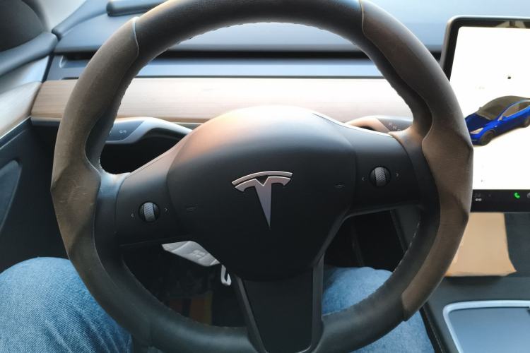 Used Tesla Model Y 2021 Standard Range Rear-Wheel Drive Version Steering Wheel