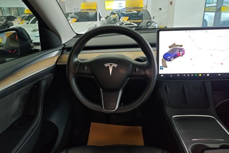 Used Tesla Model Y 2021 Standard Range Rear-Wheel Drive Version Steering Wheel