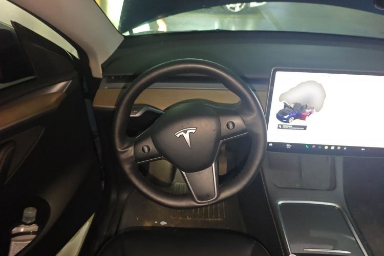 Used Tesla Model Y 2021 Long-Range All-Wheel-Drive Version 3D7 Steering Wheel