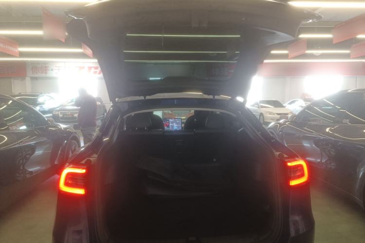 Used Tesla Model Y 2021 Standard Range Rear-Wheel Drive Version Trunk
