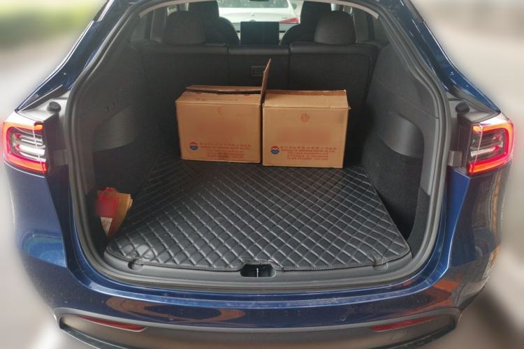 Used Tesla Model Y 2021 Long-Range All-Wheel-Drive Version Trunk