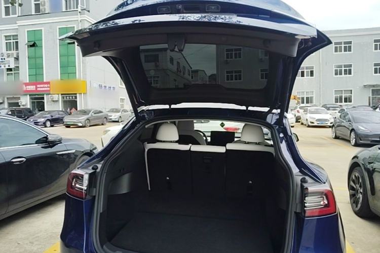 Used Tesla Model Y 2021 Long-Range All-Wheel-Drive Version 3D7 Trunk