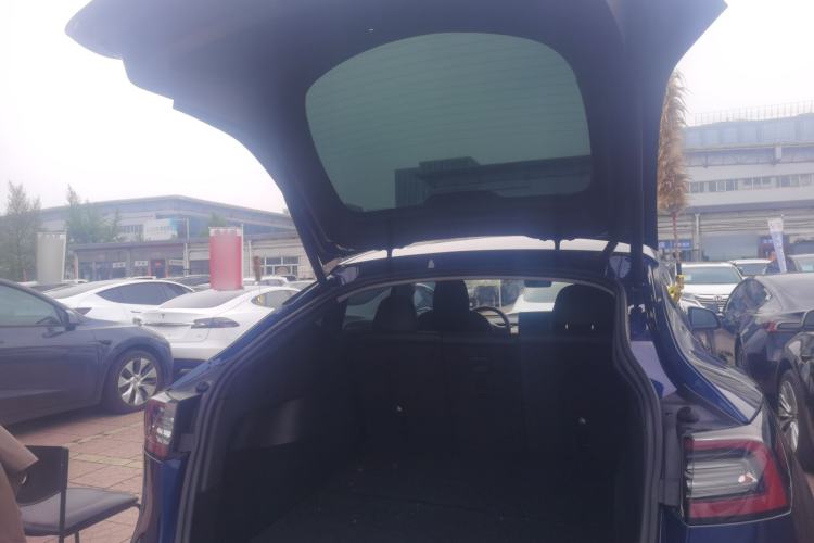 Used Tesla Model Y 2021 Long-Range All-Wheel-Drive Version 3D7 Trunk