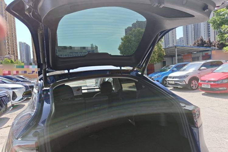 Used Tesla Model Y 2021 Long-Range All-Wheel-Drive Version Trunk