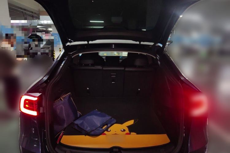 Used Tesla Model Y 2021 Long-Range All-Wheel-Drive Version 3D7 Trunk