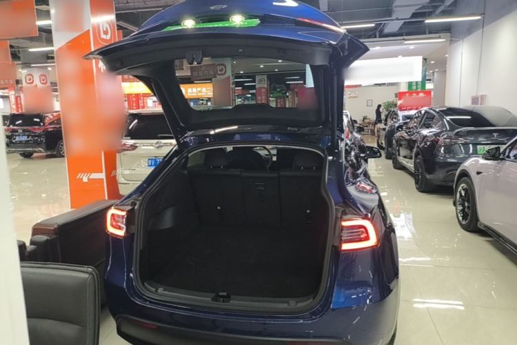 Used Tesla Model Y 2021 Long-Range All-Wheel-Drive Version 3D7 Trunk
