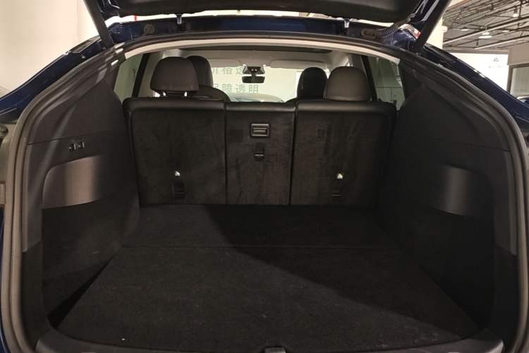 Used Tesla Model Y 2021 Revised Version 2 Long-Range All-Wheel-Drive Edition Trunk