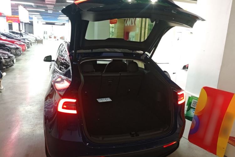 Used Tesla Model Y 2021 Long-Range All-Wheel-Drive Version 3D7 Trunk