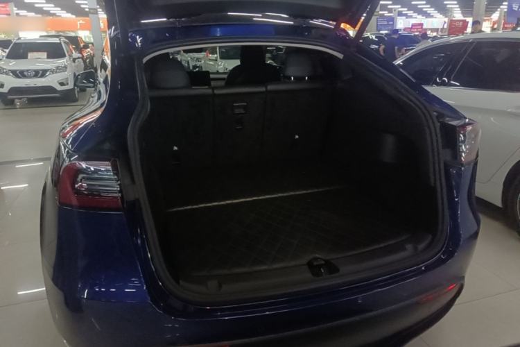 Used Tesla Model Y 2021 Standard Range Rear-Wheel Drive Version Trunk