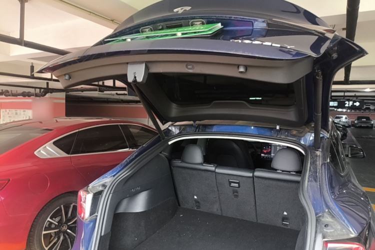 Used Tesla Model Y 2021 Long-Range All-Wheel-Drive Version Trunk