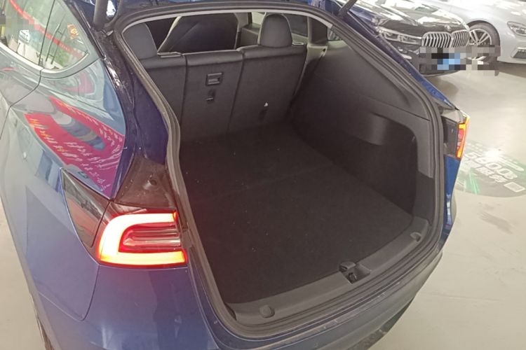 Used Tesla Model Y 2021 Standard Range Rear-Wheel Drive Version Trunk