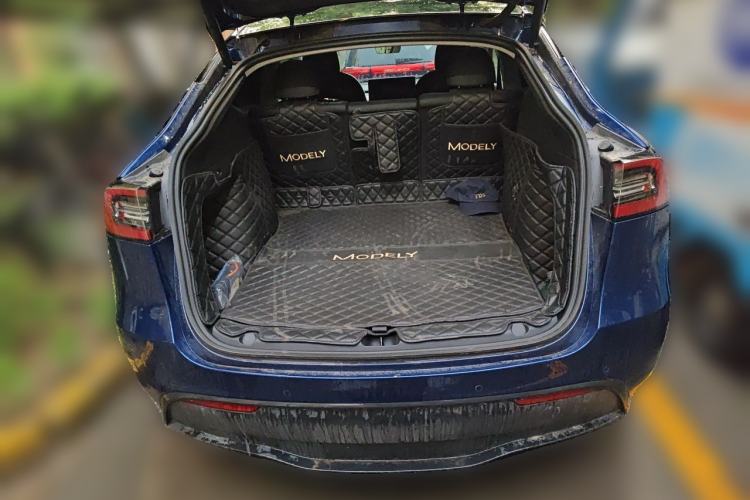 Used Tesla Model Y 2021 Long-Range All-Wheel-Drive Version Trunk