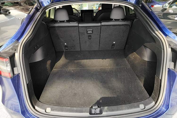 Used Tesla Model Y 2021 Long-Range All-Wheel-Drive Version 3D7 Trunk