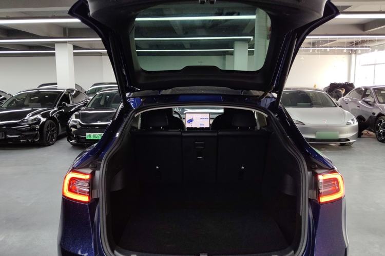 Used Tesla Model Y 2021 Performance High-Performance All-Wheel-Drive Version Trunk