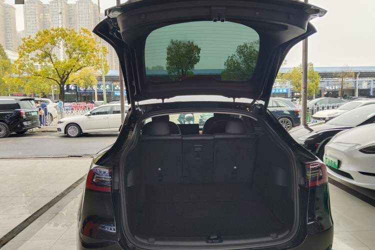 Used Tesla Model Y 2021 Performance High-Performance All-Wheel-Drive Version Trunk