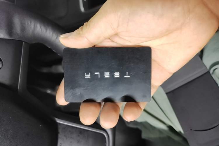 Used Tesla Model Y 2021 Long-Range All-Wheel-Drive Version 3D7 Vehicle Key