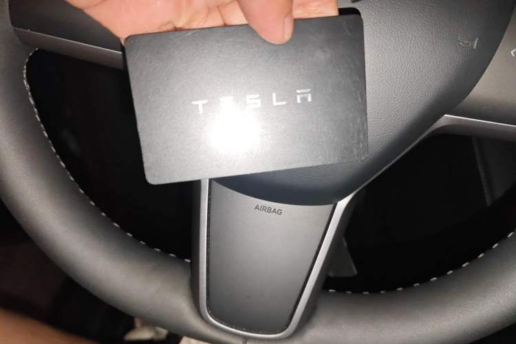 Used Tesla Model Y 2021 Long-Range All-Wheel-Drive Version 3D7 Vehicle Key