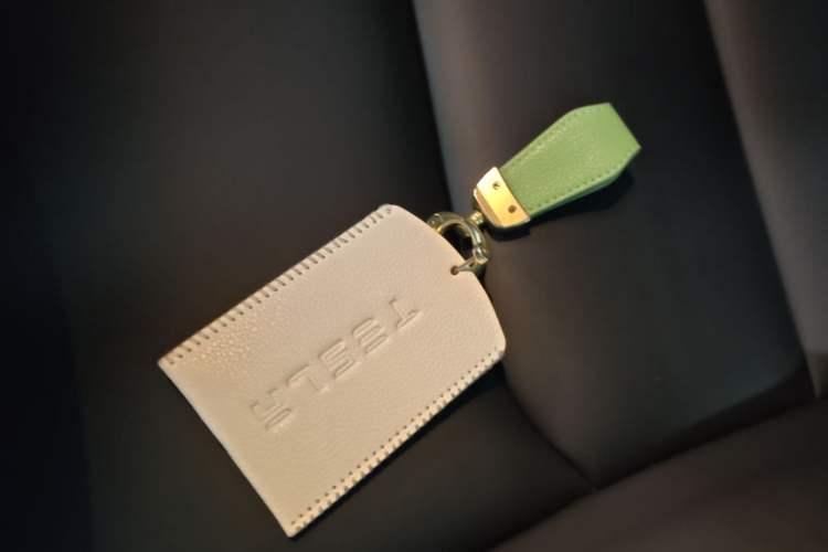 Used Tesla Model Y 2021 Long-Range All-Wheel-Drive Version Vehicle Key