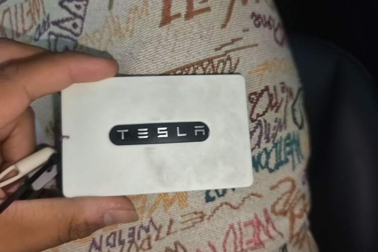 Used Tesla Model Y 2021 Standard Range Rear-Wheel Drive Version Vehicle Key