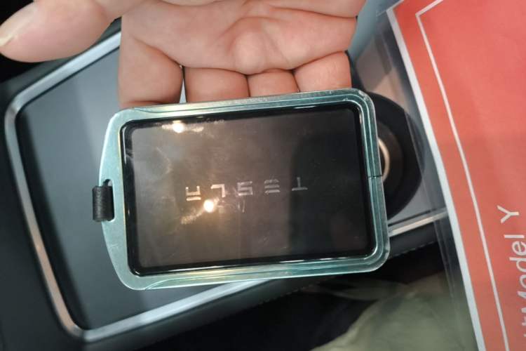 Used Tesla Model Y 2021 Long-Range All-Wheel-Drive Version 3D7 Vehicle Key