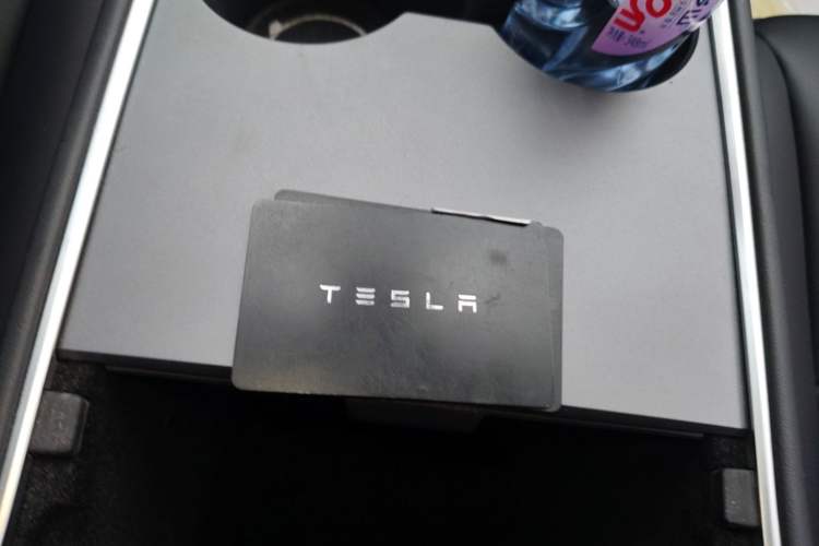 Used Tesla Model Y 2021 Long-Range All-Wheel-Drive Version 3D7 Vehicle Key