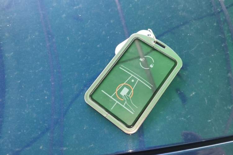 Used Tesla Model Y 2021 Long-Range All-Wheel-Drive Version Vehicle Key