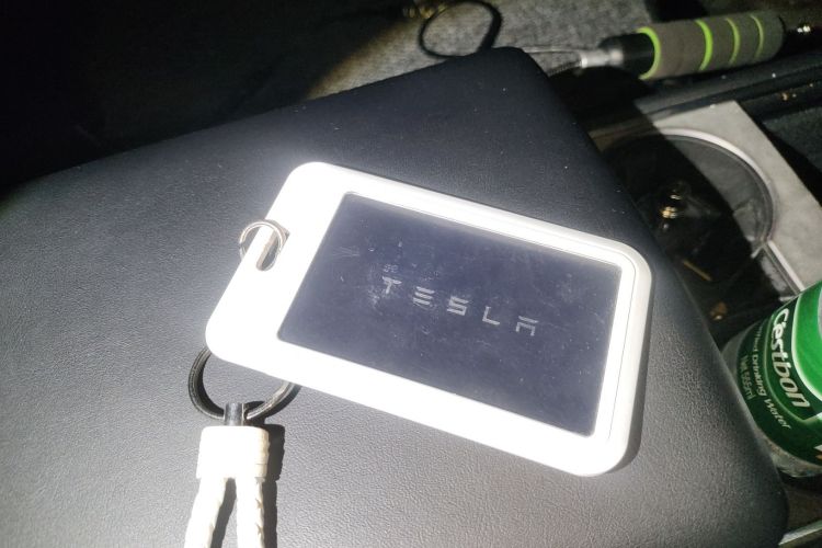 Used Tesla Model Y 2021 Standard Range Rear-Wheel Drive Version Vehicle Key