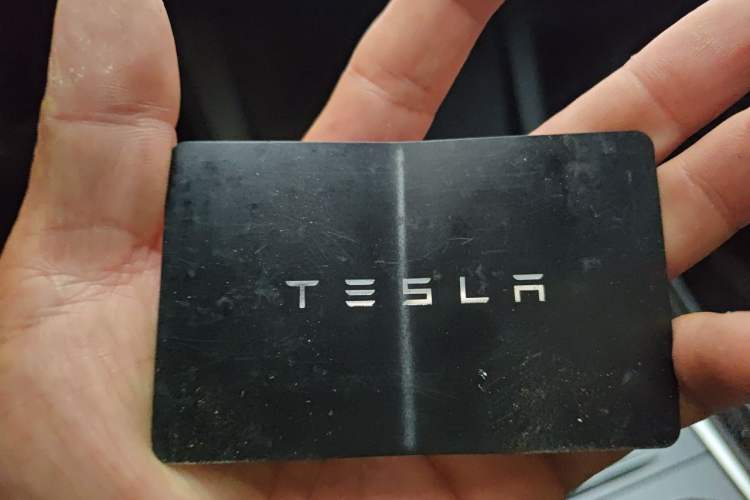 Used Tesla Model Y 2021 Long-Range All-Wheel-Drive Version Vehicle Key