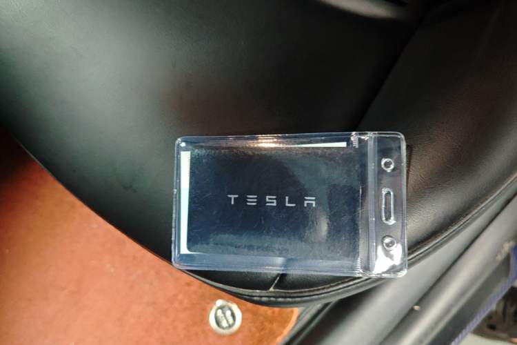 Used Tesla Model Y 2021 Standard Range Rear-Wheel Drive Version Vehicle Key