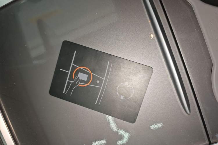 Used Tesla Model Y 2021 Standard Range Rear-Wheel Drive Version Vehicle Key
