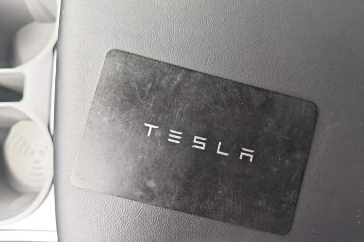 Used Tesla Model Y 2021 Standard Range Rear-Wheel Drive Version Vehicle Key
