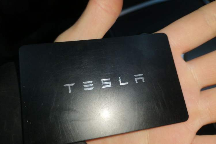 Used Tesla Model Y 2021 Long-Range All-Wheel-Drive Version 3D7 Vehicle Key