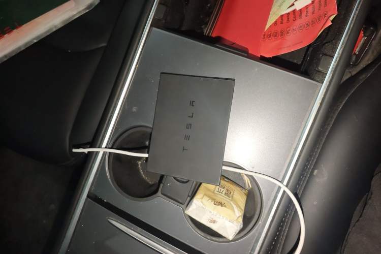 Used Tesla Model Y 2021 Long-Range All-Wheel-Drive Version 3D7 Vehicle Key