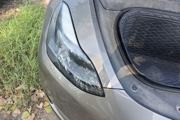 Used Tesla Model Y 2021 Standard Range Rear-Wheel Drive Version Right Front Headlight