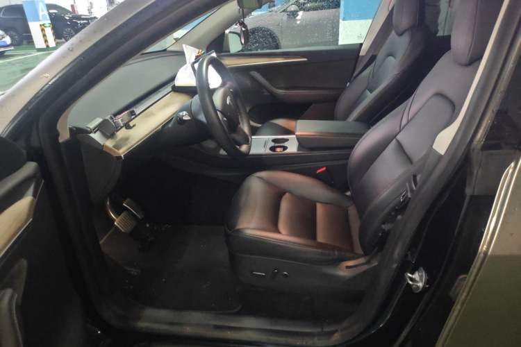 Used Tesla Model Y 2021 Standard Range Rear-Wheel Drive Version Left Front Seat