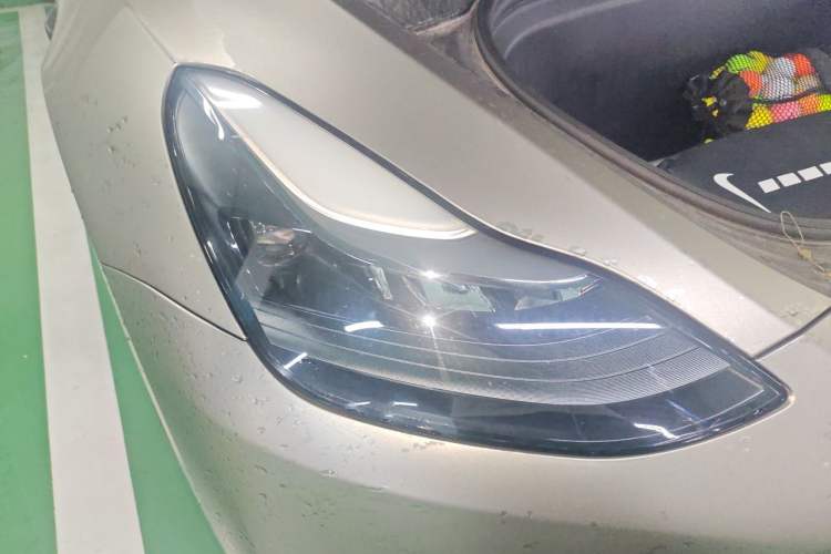 Used Tesla Model Y 2021 Standard Range Rear-Wheel Drive Version Right Front Headlight