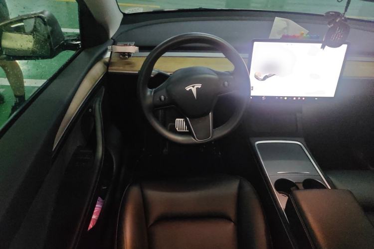 Used Tesla Model Y 2021 Standard Range Rear-Wheel Drive Version Steering Wheel