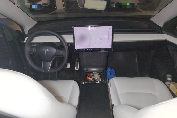 Used Tesla Model Y 2021 Long-Range All-Wheel-Drive Version Center Console