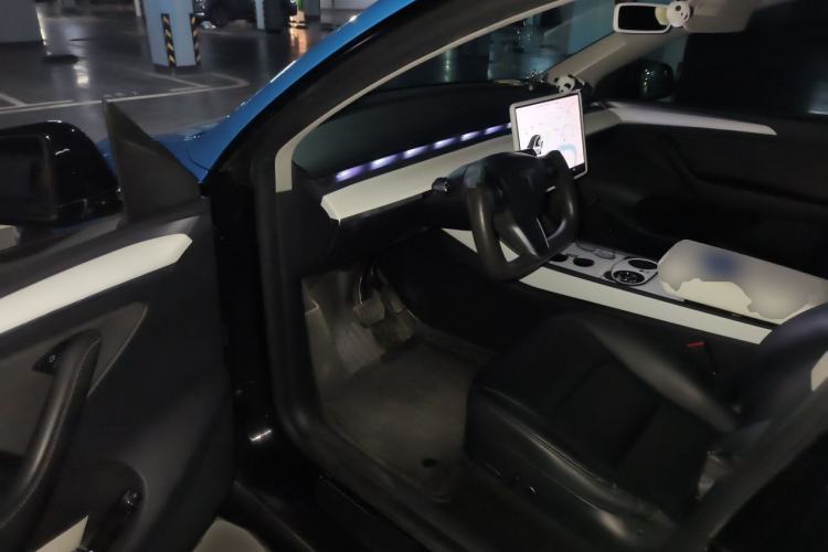 Used Tesla Model Y 2021 Long-Range All-Wheel-Drive Version Driver Seat
