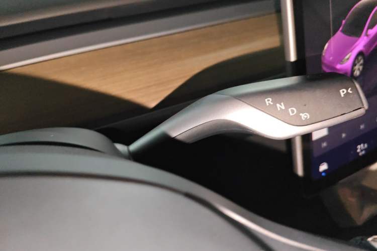 Used Tesla Model Y 2021 Long-Range All-Wheel-Drive Version 3D7 Gear Lever
