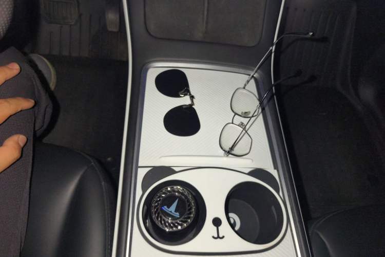 Used Tesla Model Y 2021 Long-Range All-Wheel-Drive Version Gear Lever