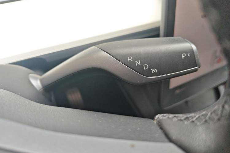 Used Tesla Model Y 2021 Performance High-Performance All-Wheel-Drive Version Gear Lever