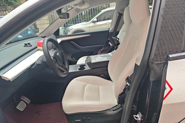 Used Tesla Model Y 2021 Performance High-Performance All-Wheel-Drive Version Left Front Seat